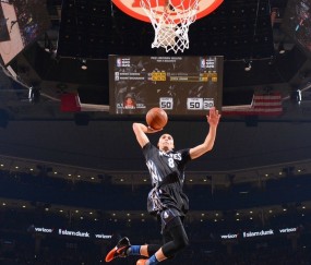 开云体育登录-德甲争冠夜，他是最耀眼的异乡人，阿尔瓦雷斯，舞台越大越强