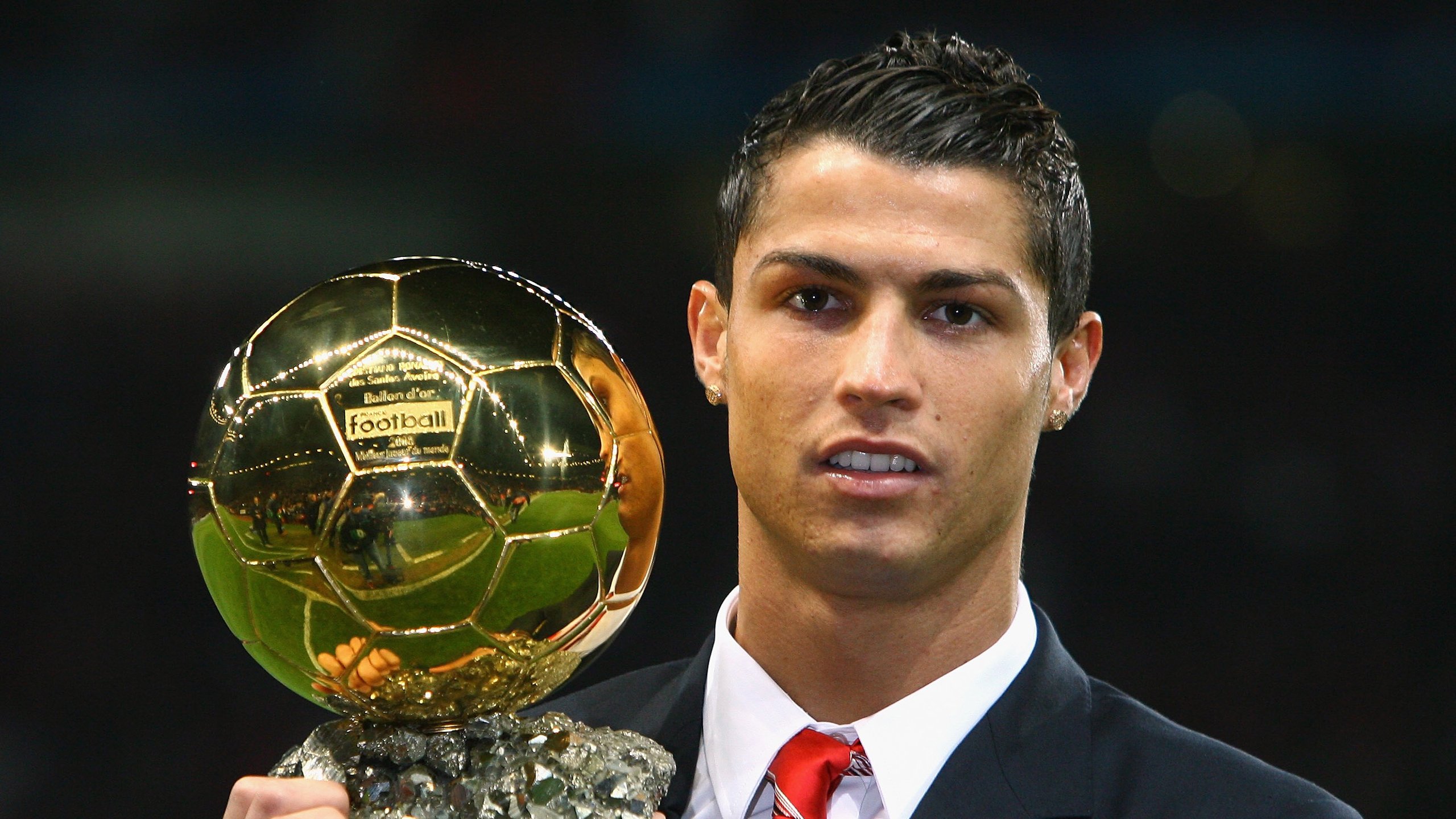 劳塔罗，攻防转换的北欧心脏，拜仁血拼瑞典的战术密码