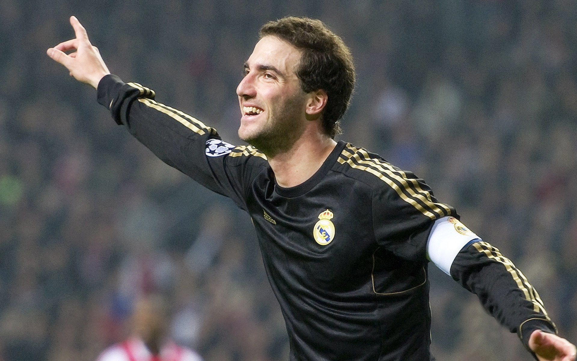 莫德里奇，37岁的绿茵诗人，在安菲尔德续写传奇